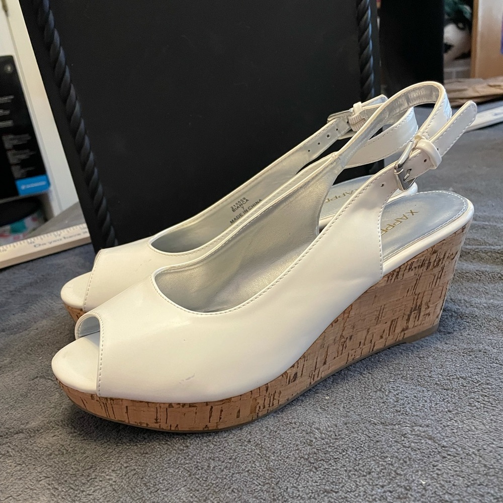 White peep toe wedges